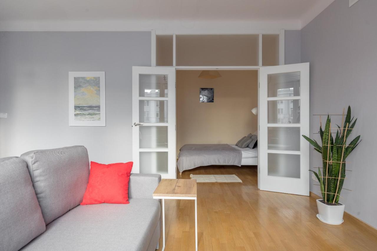 Metro Raclawicka Red Apartment Варшава Экстерьер фото